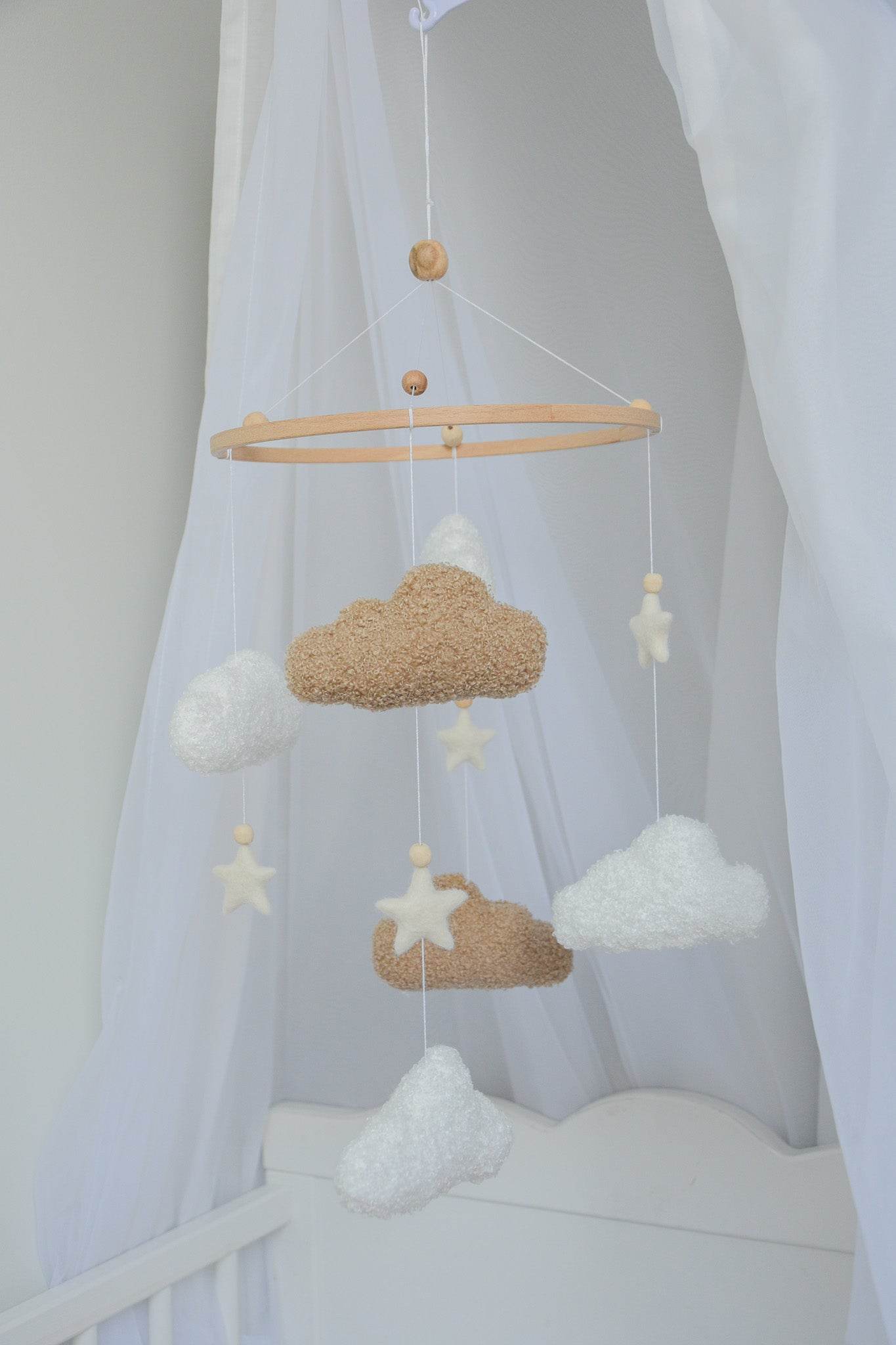 Boucle handmade clouds baby mobile - Minidreams Decor