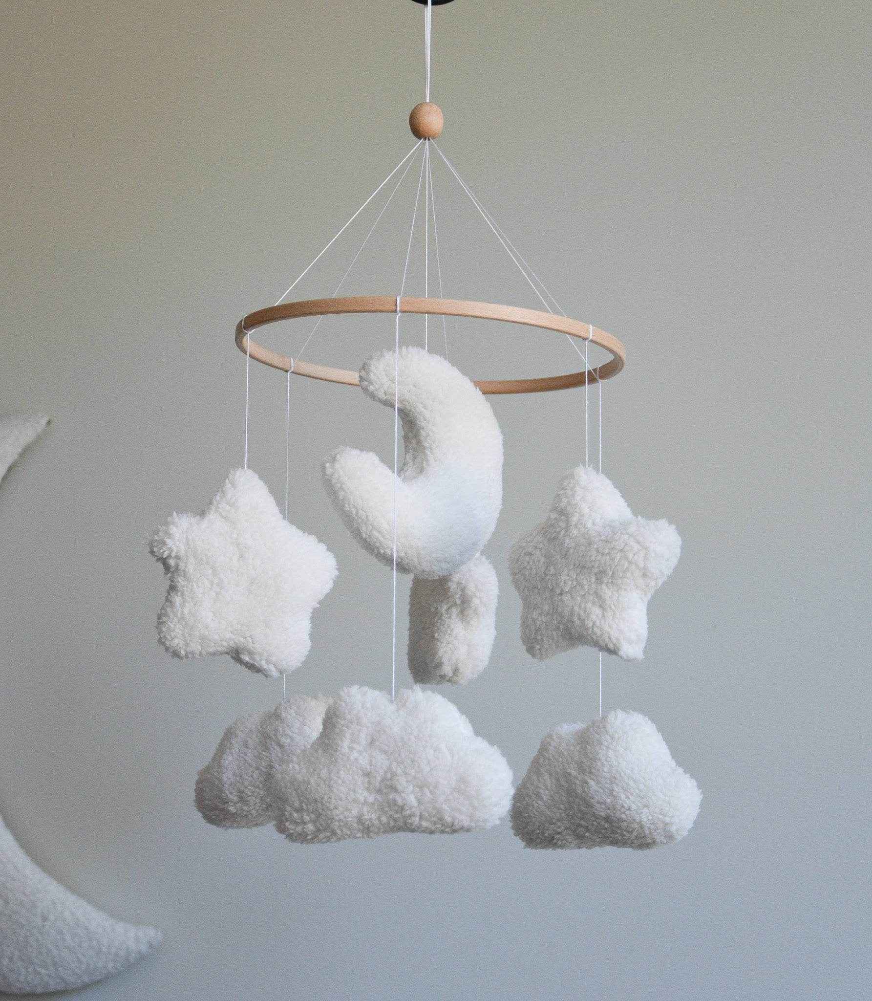 Teddy handmade cloudsand stars baby mobile - Minidreams Decor