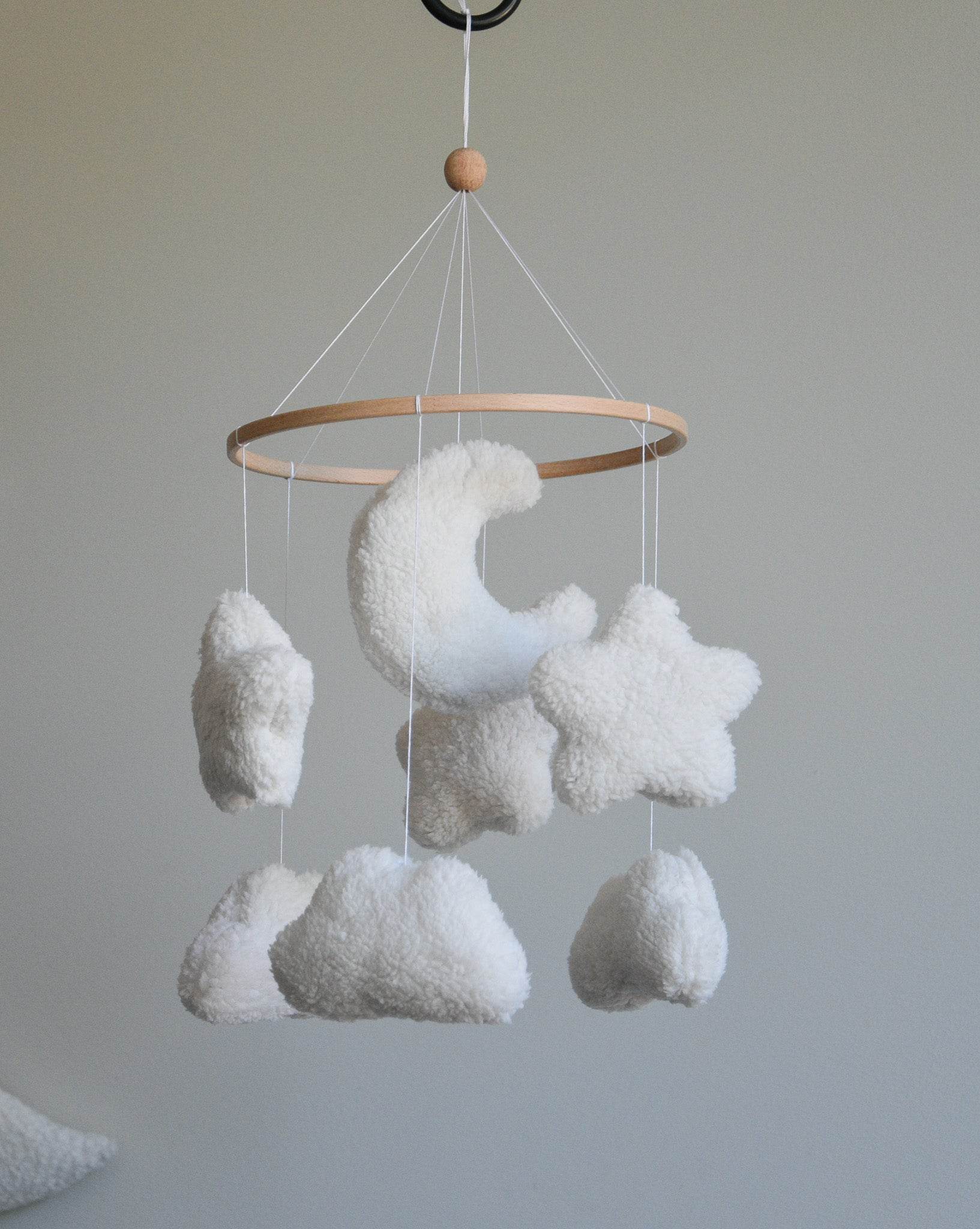 Teddy handmade cloudsand stars baby mobile - Minidreams Decor