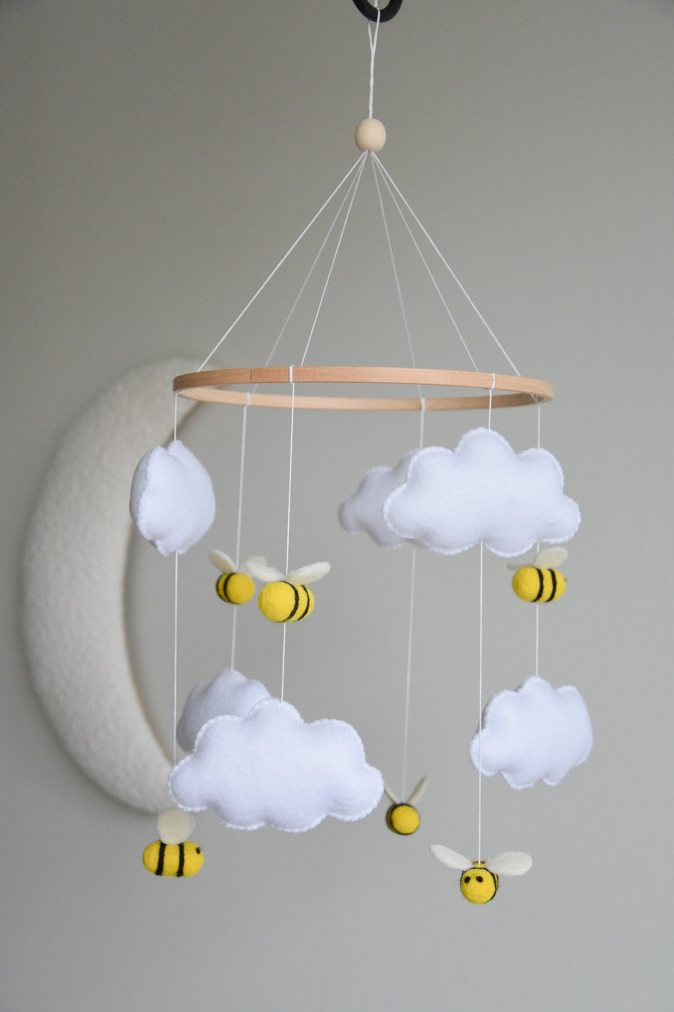 Bee-Themed Clouds Baby crib Mobile