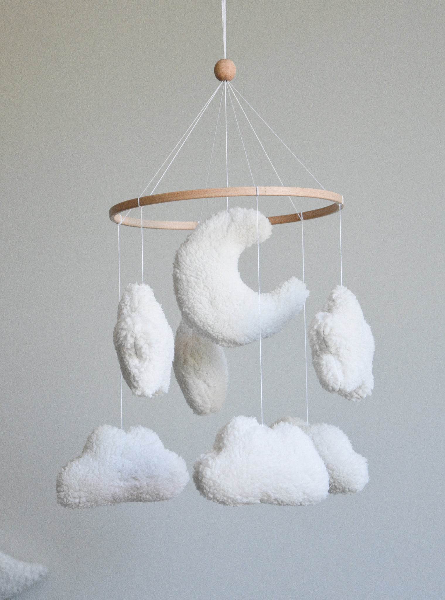 Teddy handmade cloudsand stars baby mobile - Minidreams Decor
