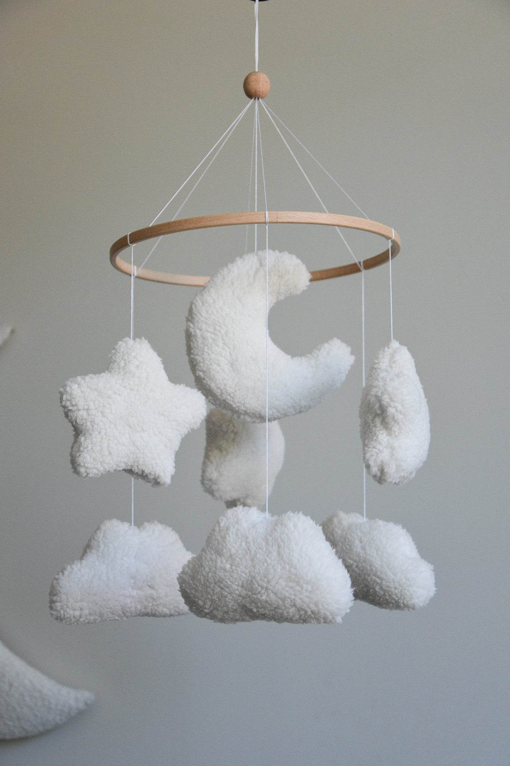 Teddy handmade cloudsand stars baby mobile - Minidreams Decor