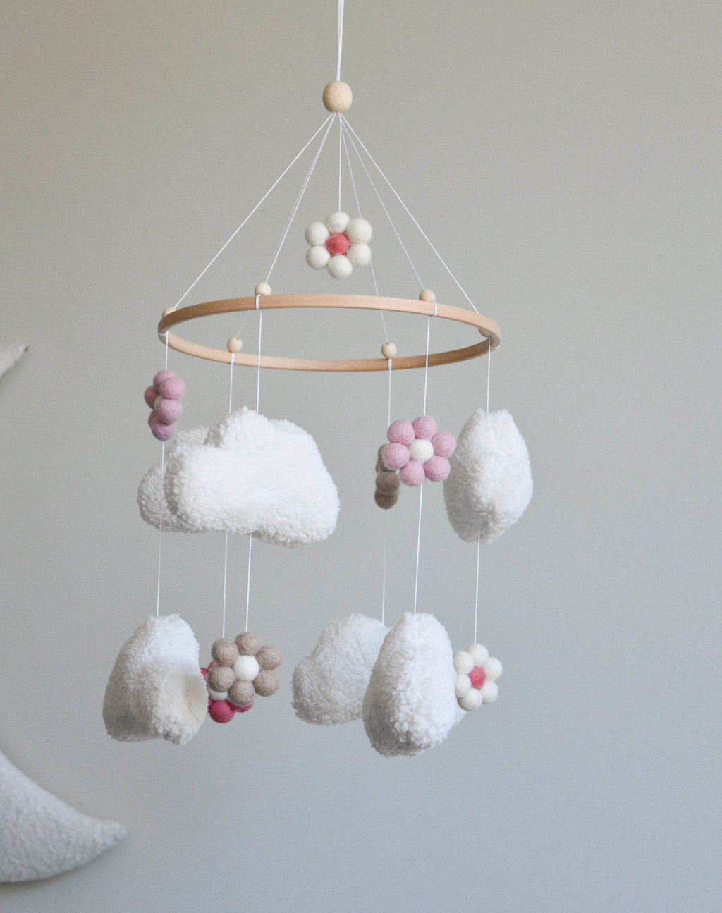 Teddy handmade clouds and daisy baby mobile - Minidreams Decor