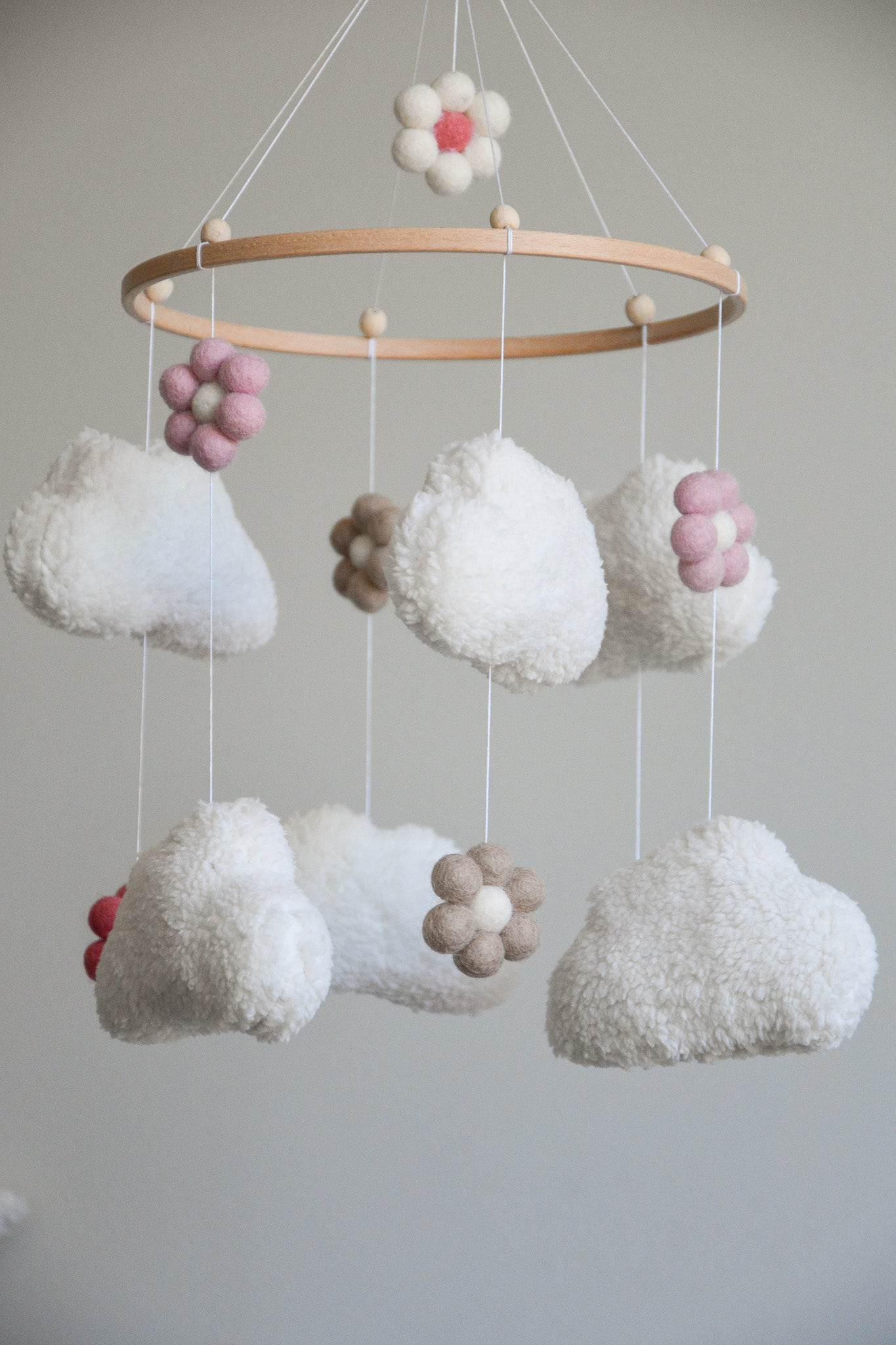 Teddy handmade clouds and daisy baby mobile - Minidreams Decor