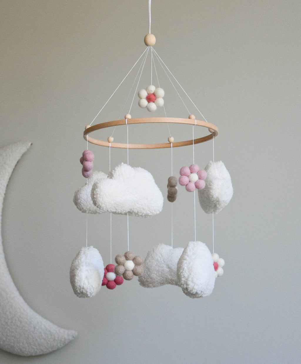 Teddy handmade clouds and daisy baby mobile - Minidreams Decor