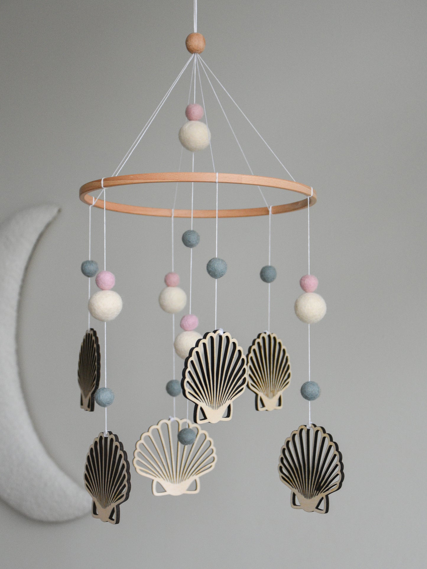 Seashell baby nursery mobile