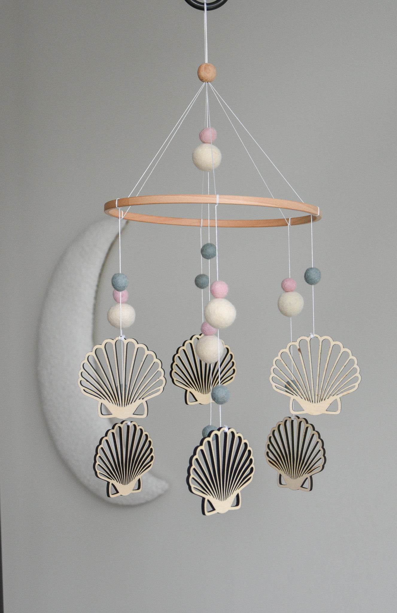 Seashell baby nursery mobile - Minidreams Decor