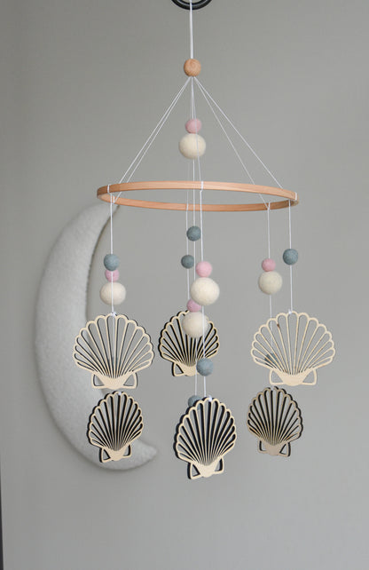 Seashell baby nursery mobile