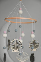 Seashell baby nursery mobile - Minidreams Decor