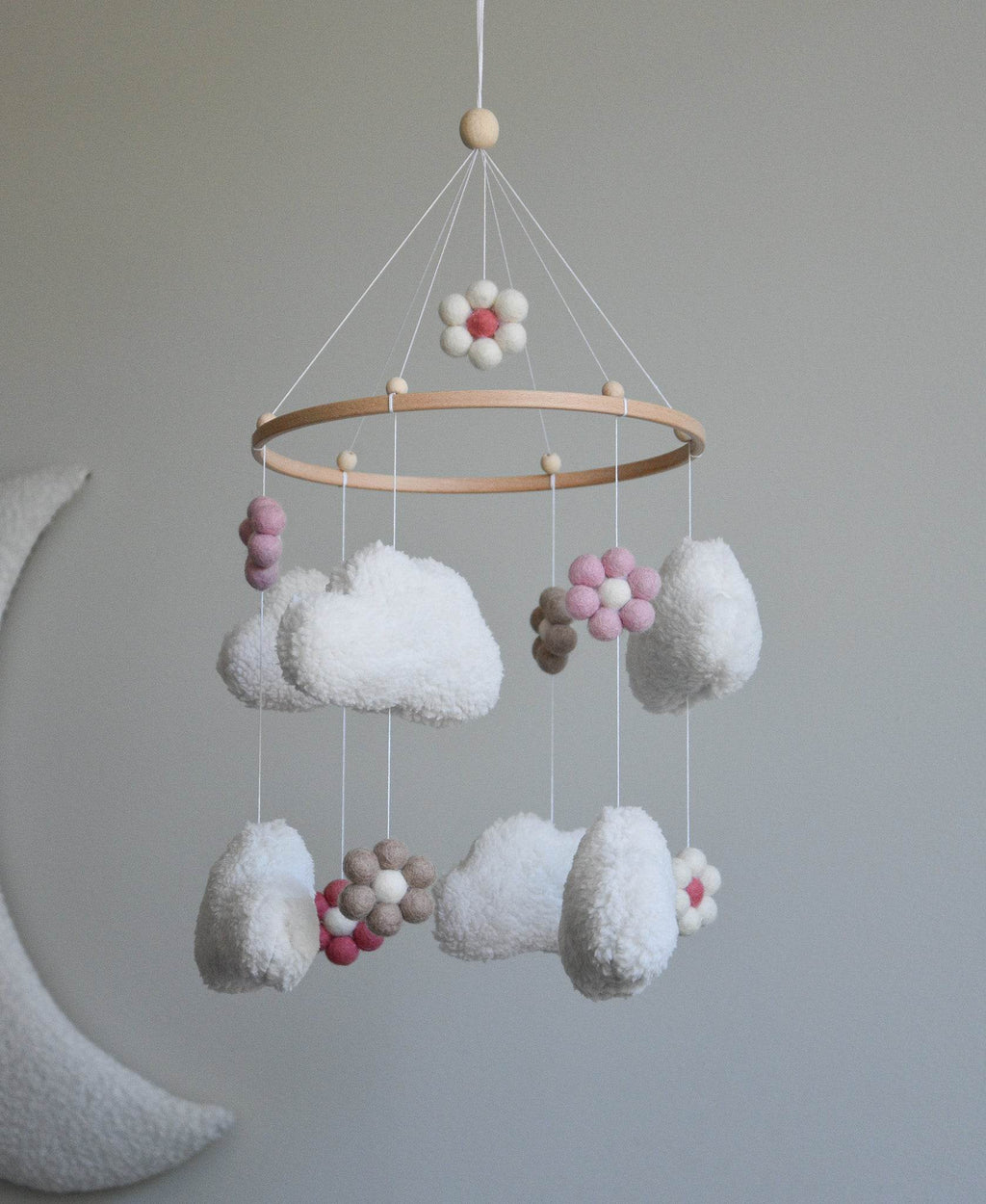 Teddy handmade clouds and daisy baby mobile - Minidreams Decor