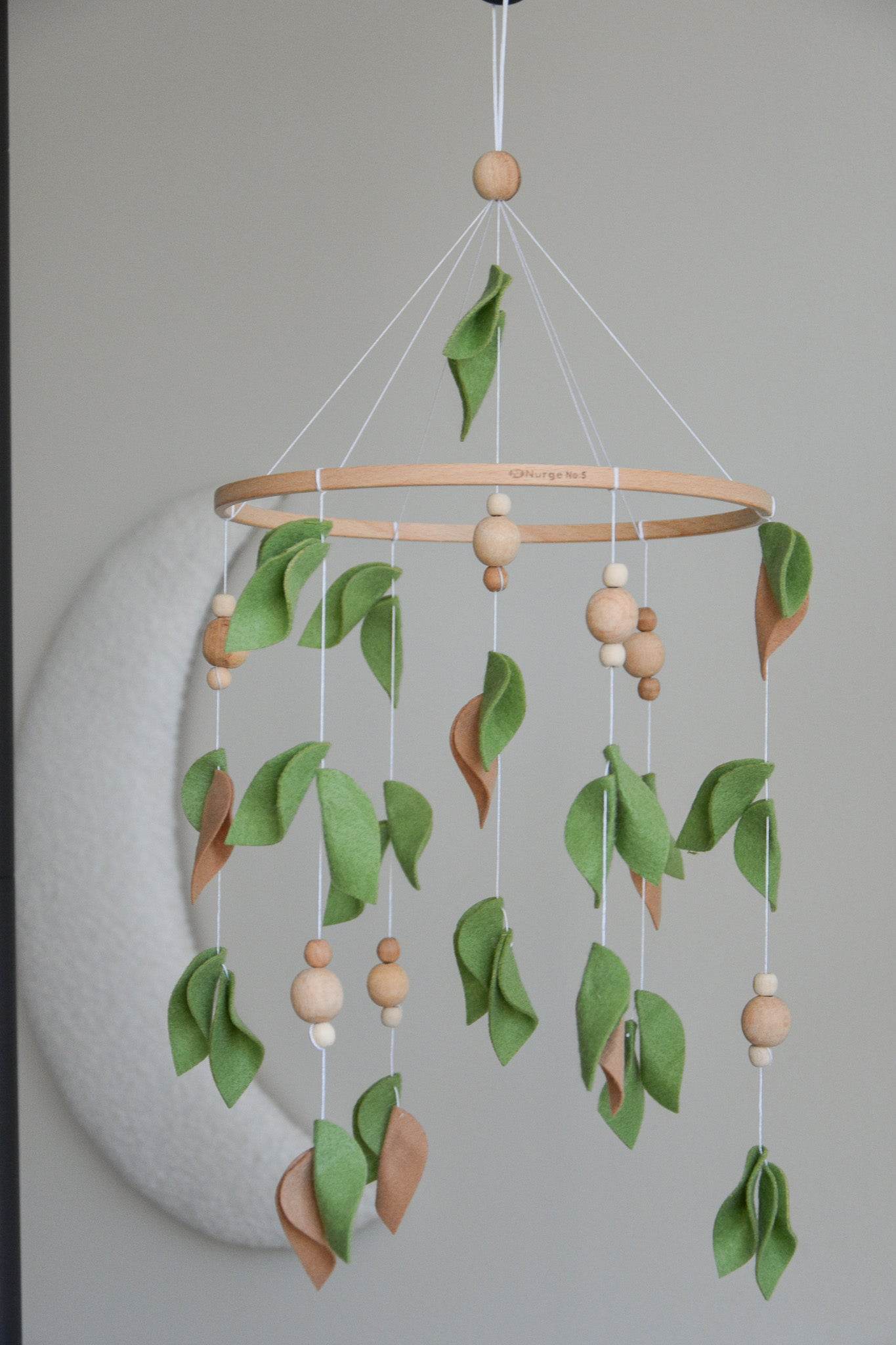 Forest style floral mobile with leaves and wooden pearls - Minidreams Decor