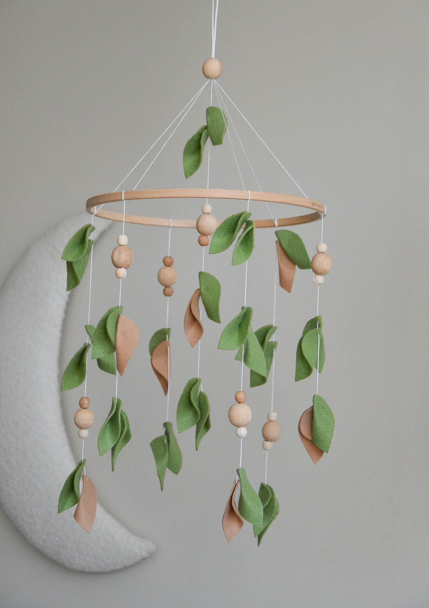 Forest style floral mobile with leaves and wooden pearls - Minidreams Decor