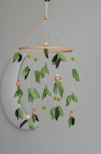 Forest style floral mobile with leaves and wooden pearls - Minidreams Decor