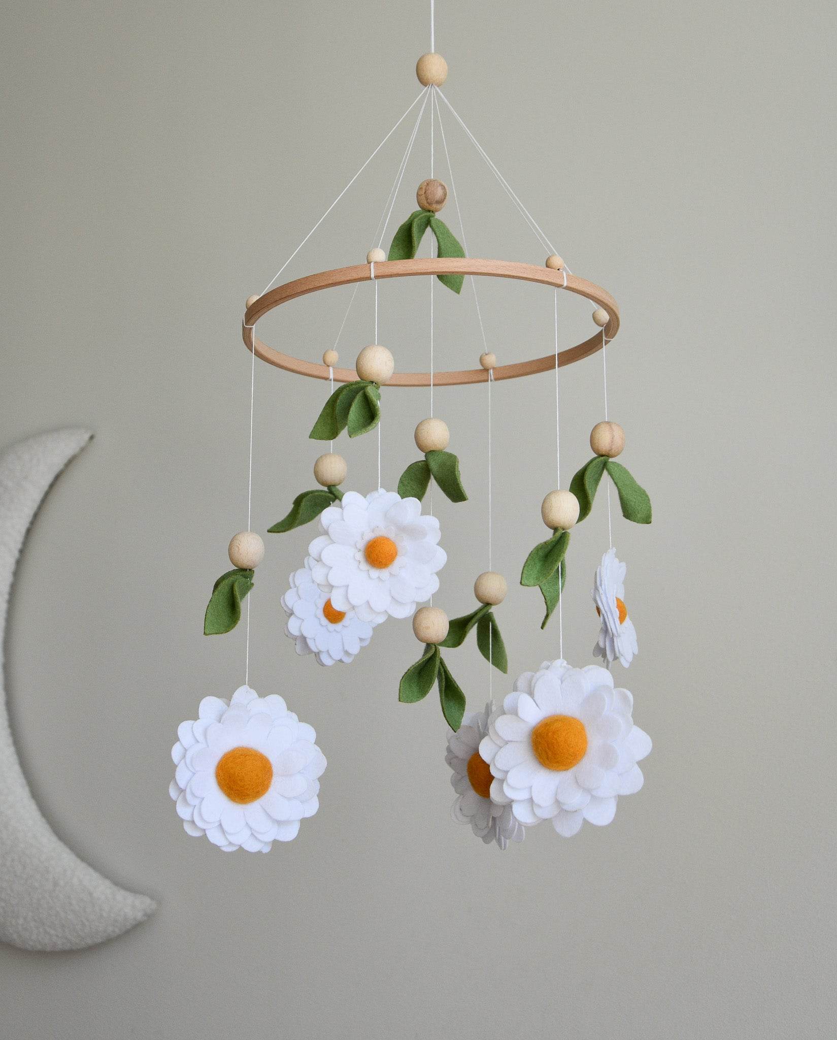 Daisy baby nursery mobile - Minidreams Decor