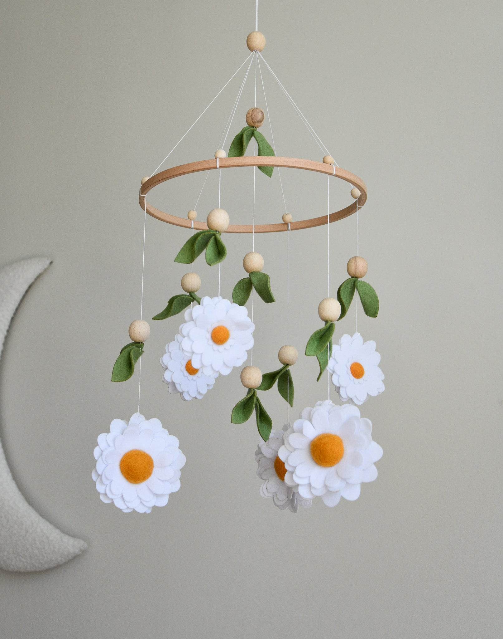 Daisy baby nursery mobile - Minidreams Decor