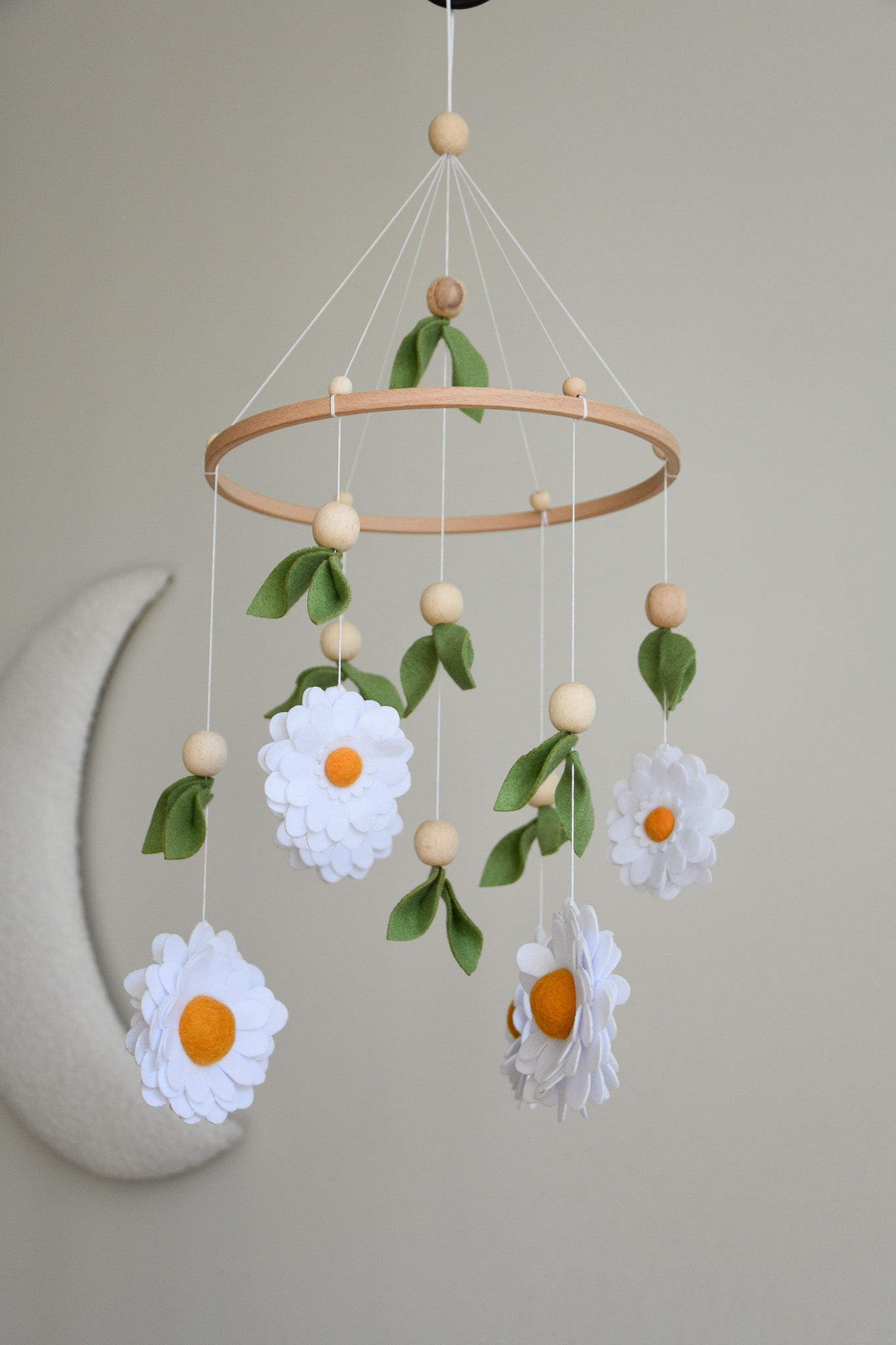 Daisy baby nursery mobile