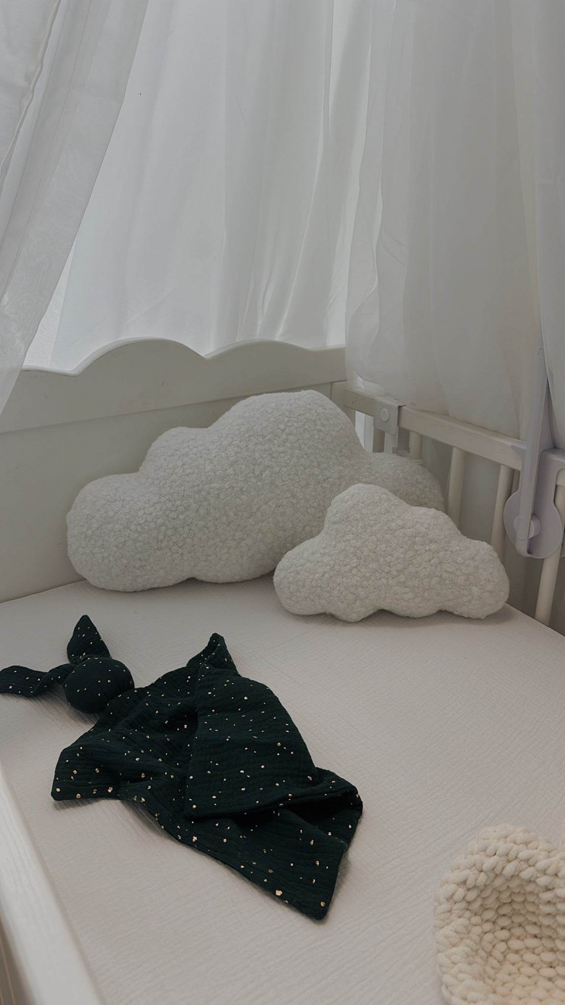 Boucle cloud pillow - Minidreams Decor