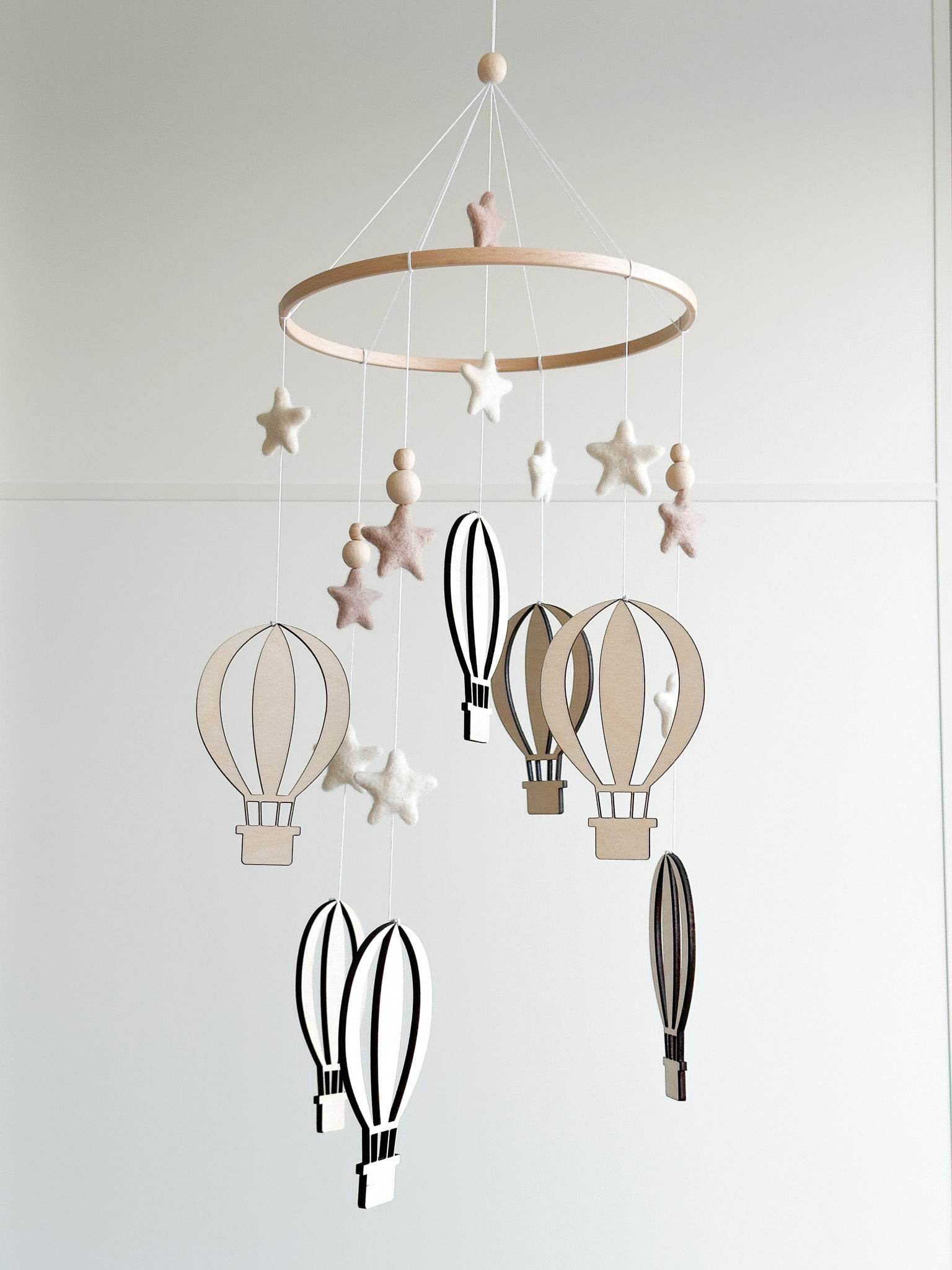 Air balloons baby nursery mobile - Minidreams Decor