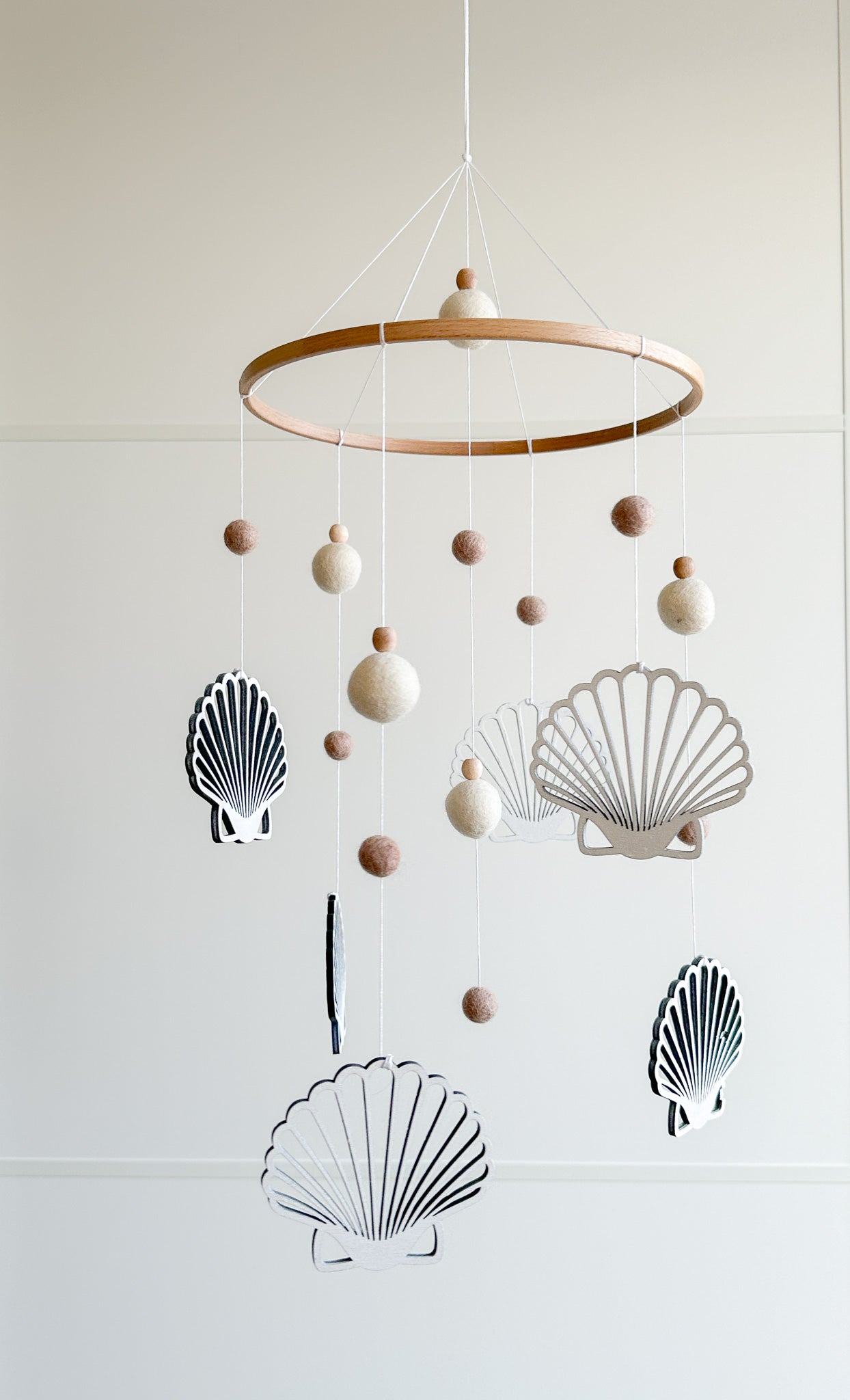 Seashell baby nursery mobile