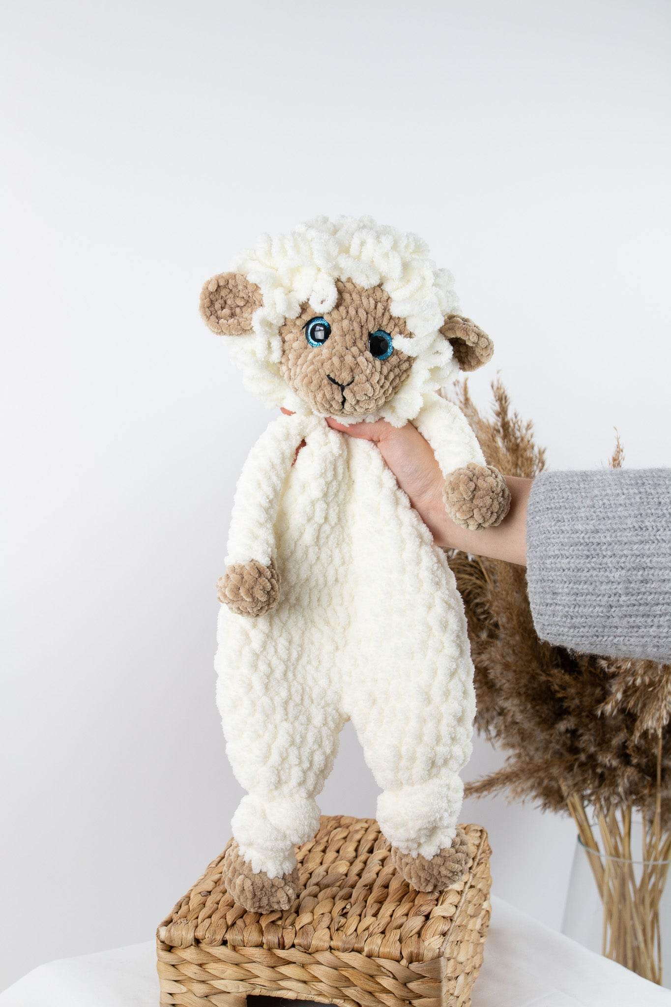 Lamb baby comforter - Minidreams Decor