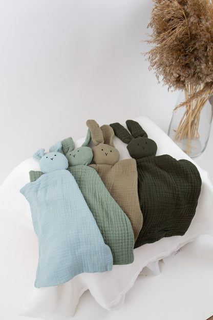 Muslin bunny cuddle blanket