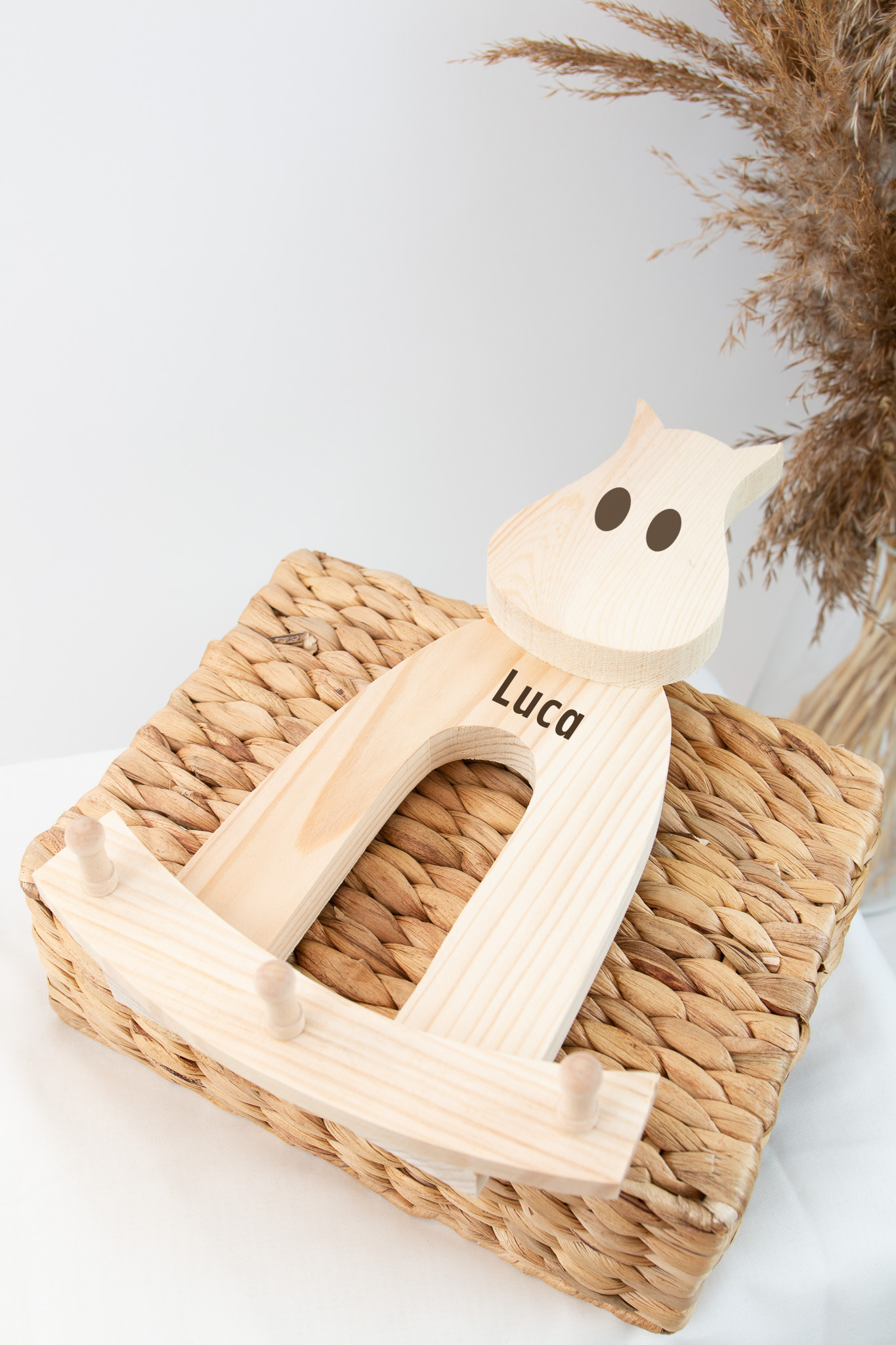 Personalizable wooden kids clothes hanger