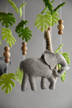 Safari mobile with giraffe, hippo, cheetah, elephant and wooden pearls - Minidreams Decor