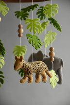 Safari mobile with giraffe, hippo, cheetah, elephant and wooden pearls - Minidreams Decor