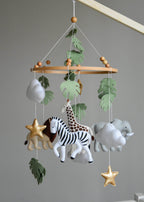 Safari mobile with felt, giraffe, lion, zebra, elephant, star and clouds - Minidreams Decor
