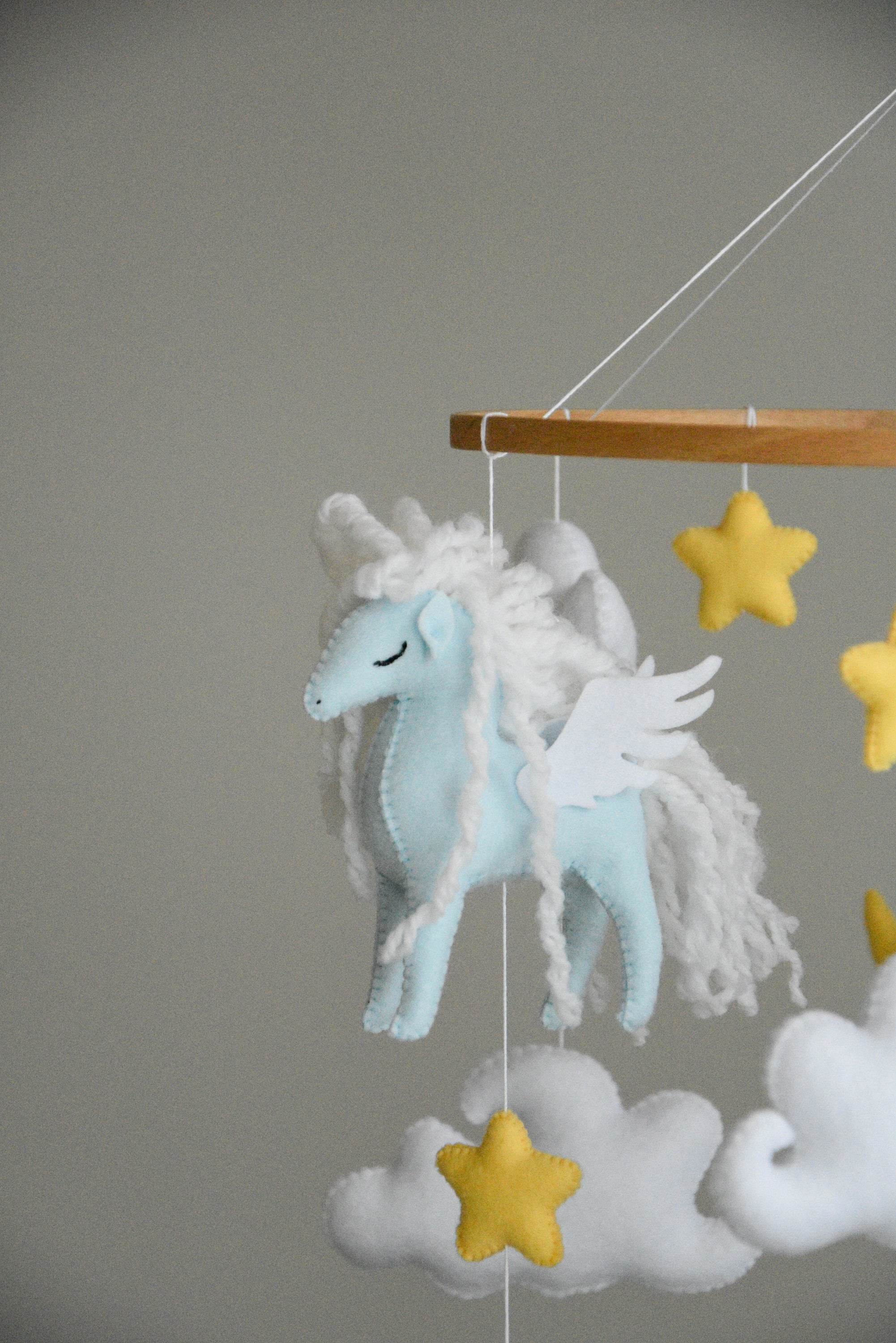 Horse mobile with clouds and pale yellow stars - Minidreams Decor