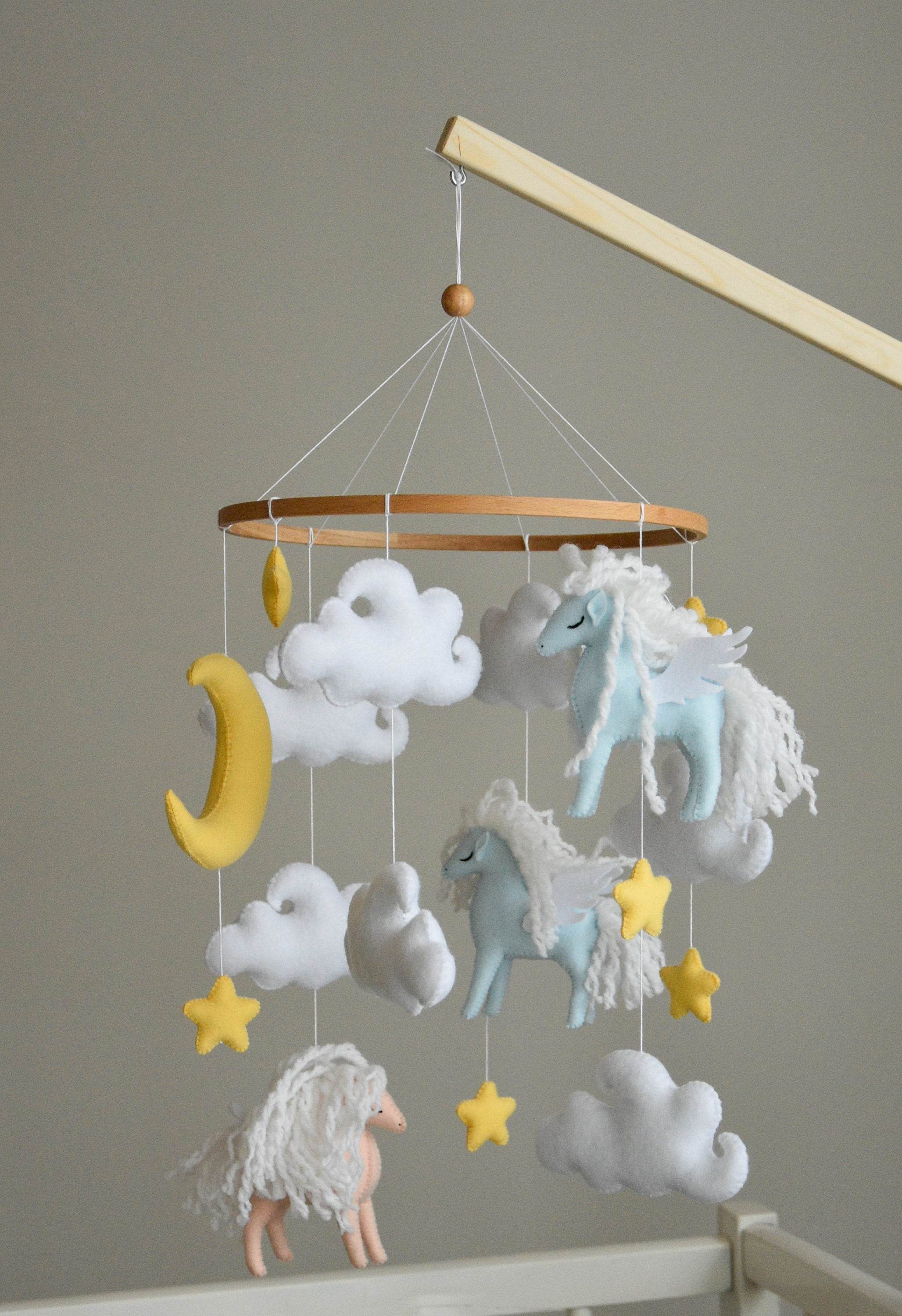 Horse mobile with clouds and pale yellow stars - Minidreams Decor