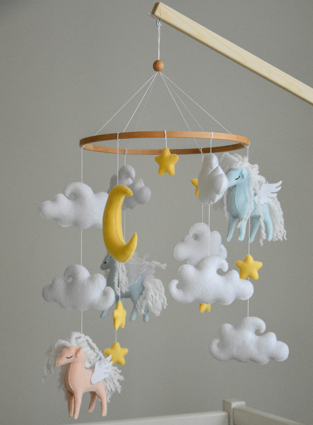 Horse mobile with clouds and pale yellow stars - Minidreams Decor