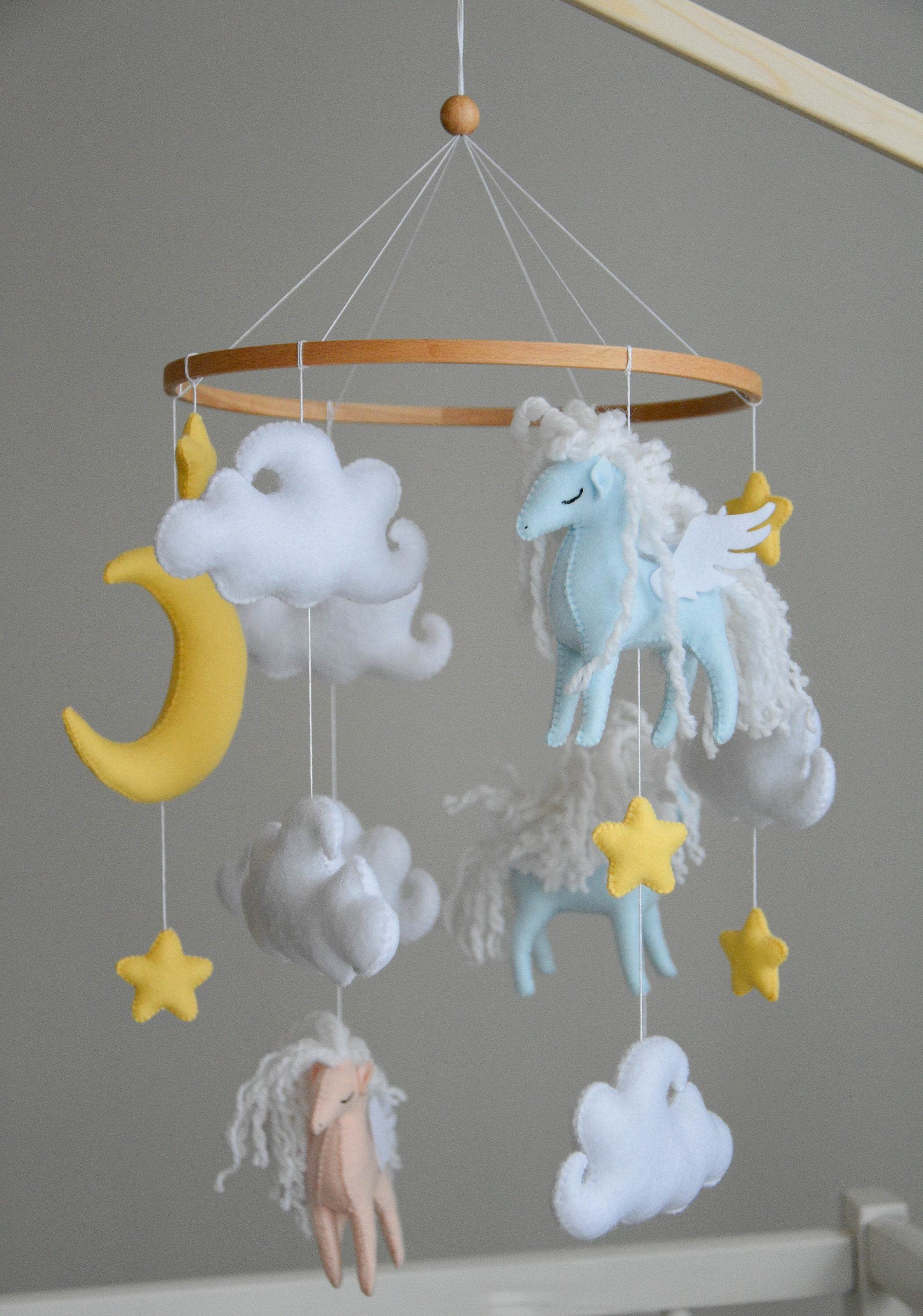 Horse mobile with clouds and pale yellow stars - Minidreams Decor
