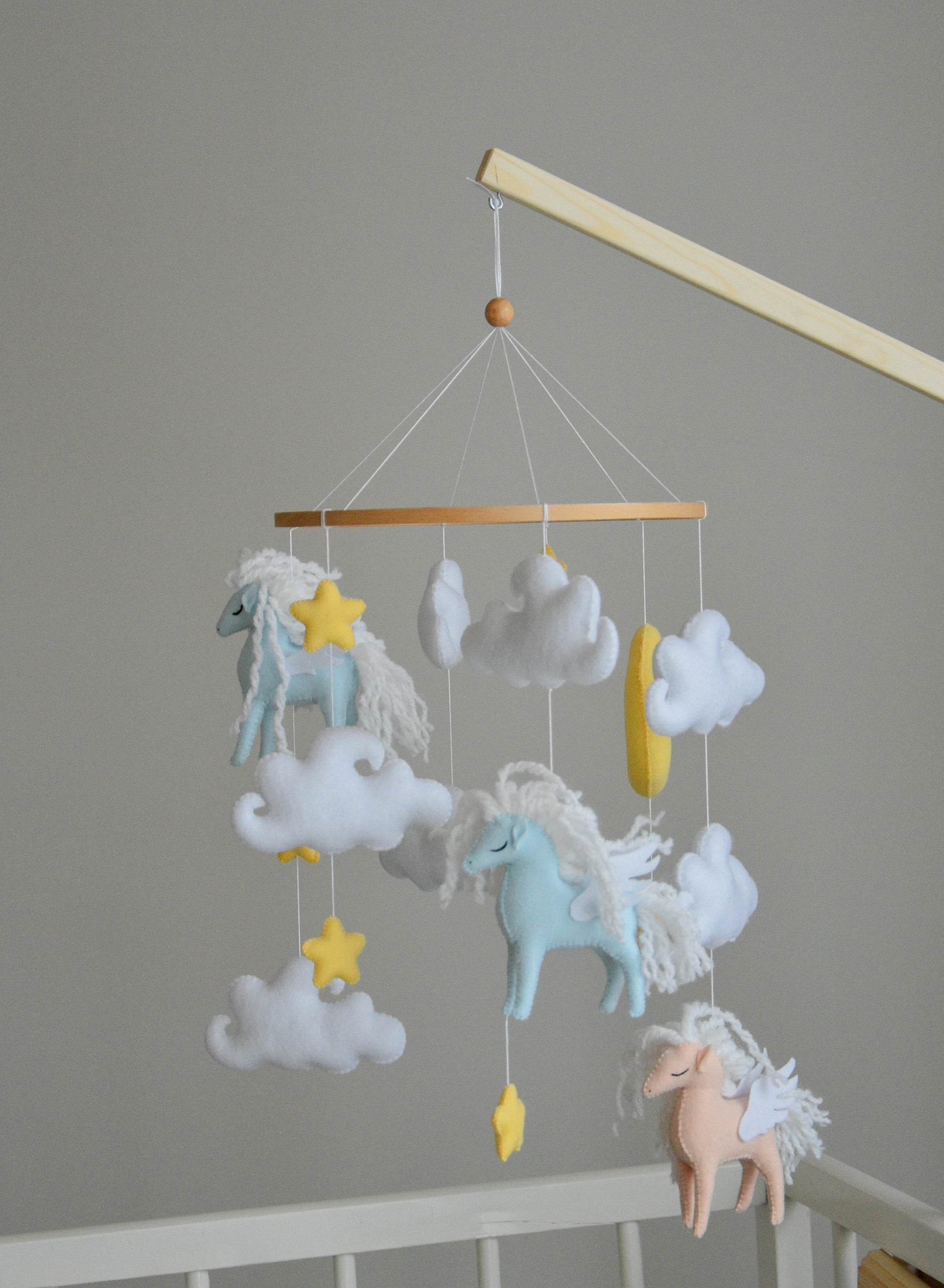 Horse mobile with clouds and pale yellow stars - Minidreams Decor