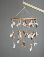 Floral mobile with brown and white leaves - Minidreams Decor