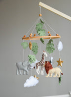 Safari mobile with felt, giraffe, lion, zebra, elephant, star and clouds - Minidreams Decor