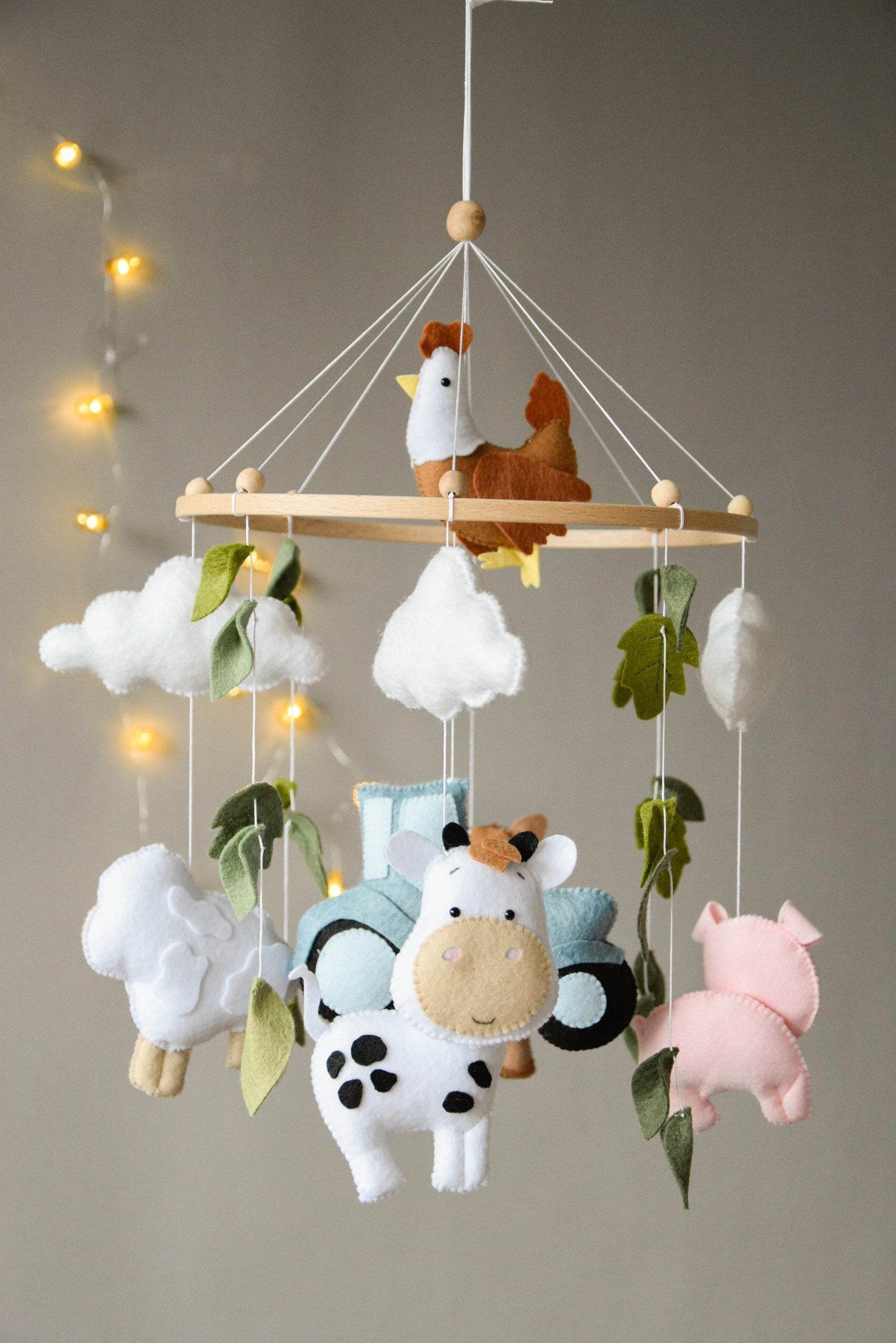 Farm mobile with Cow, Pig, Chicken, Horse, Tractor, Sheep, Cow and leaves - Minidreams Decor