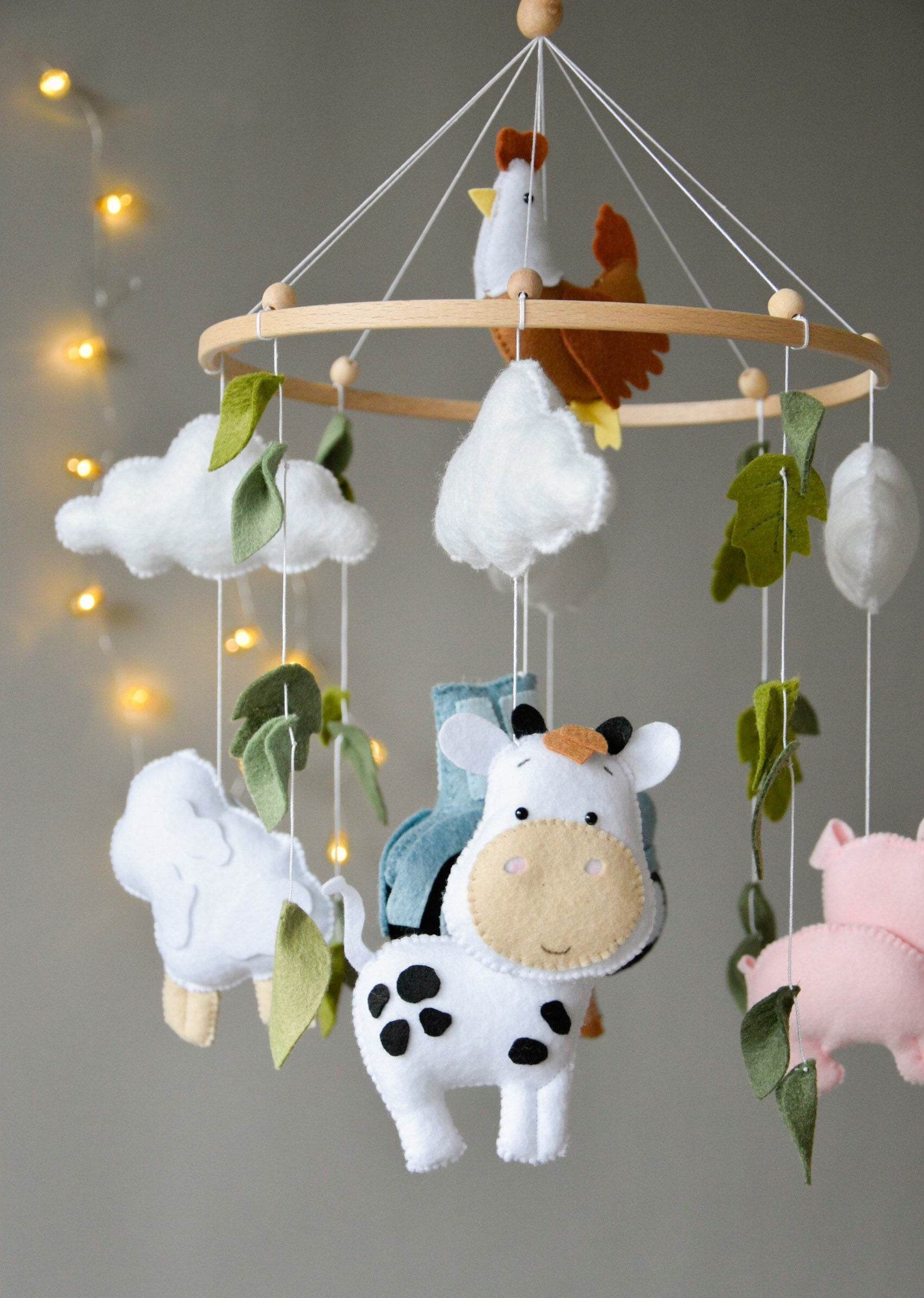 Farm mobile with Cow, Pig, Chicken, Horse, Tractor, Sheep, Cow and leaves - Minidreams Decor