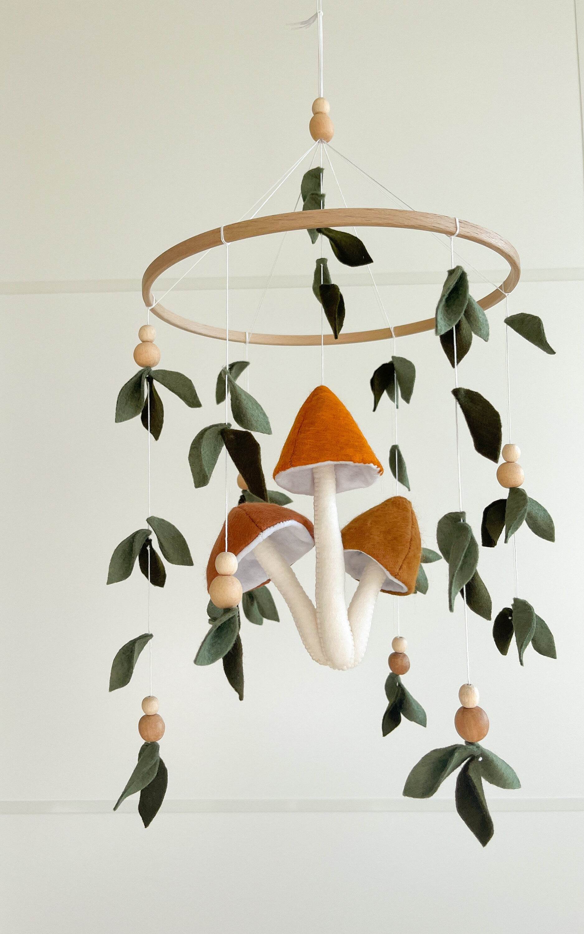 Forest style mobile with mushrooms and leaves - Minidreams Decor